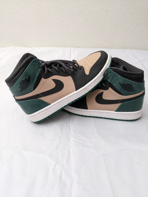 Air Jordan 1 Retro High Bio Beige Anthracite Mystic Green - Women’s US 9